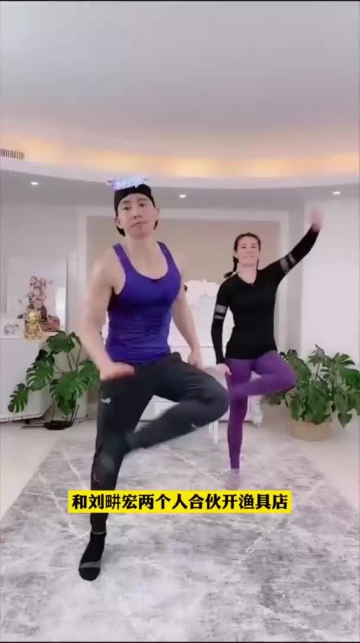 假如钓王邓刚和刘畊宏合伙开渔具店，刘畊宏出资80万不干活，邓刚出资20万做管理，你觉