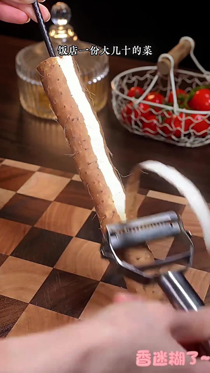 不加一滴水的蓝莓果酱，满满的大颗粒果肉，做蓝莓山药泥或者搭配土豆酸奶都特别好吃