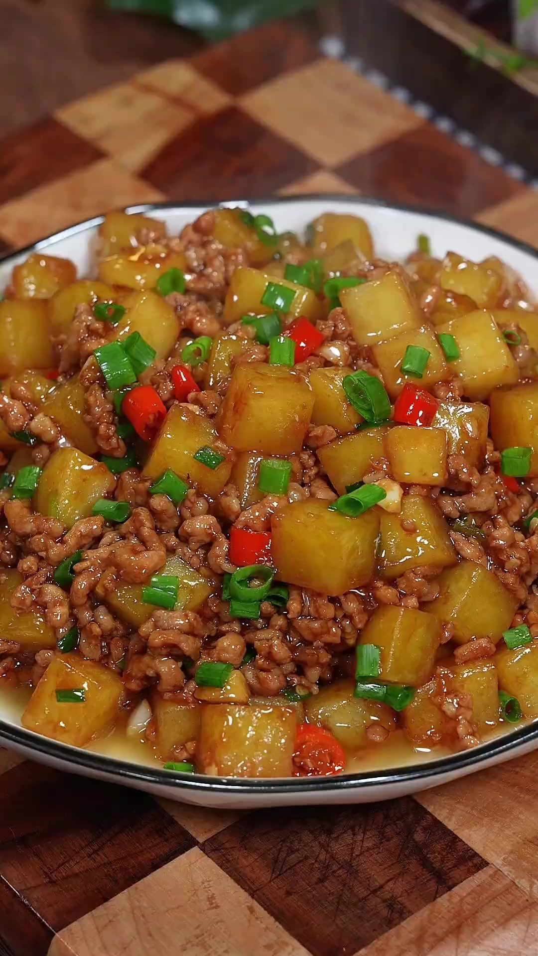 肉末炒土豆 以后要是想吃土豆，你就像我这样做个肉末土豆，做法