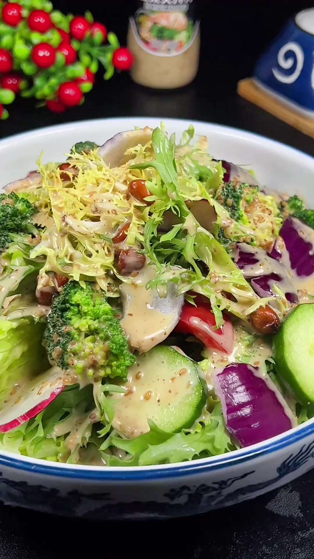 大鱼大肉吃腻了，那就尝尝这道蔬菜沙拉，酸甜爽口
