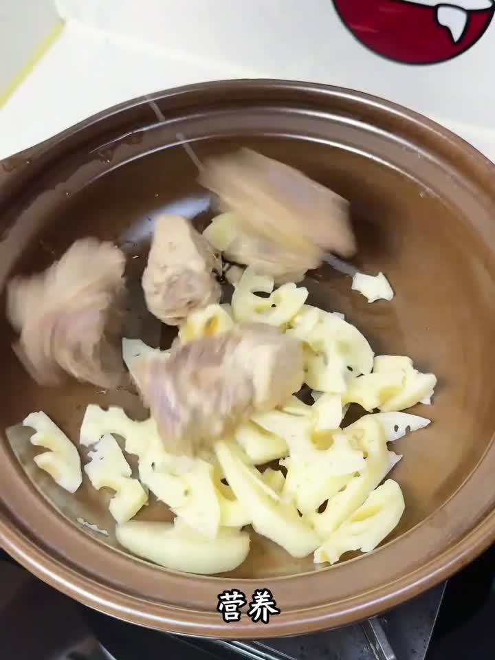 莲藕养胃正当时,一碗温润排骨汤胜过秋日滋补良方