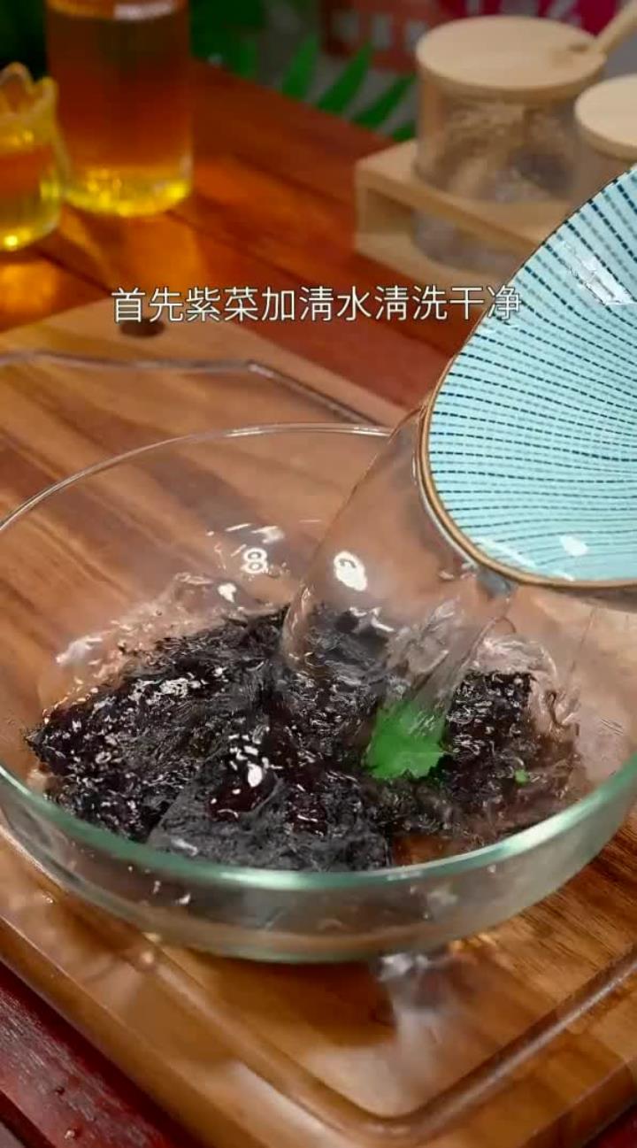 以后要是想喝紫菜汤了，你就像我这样做。做法简单又好喝