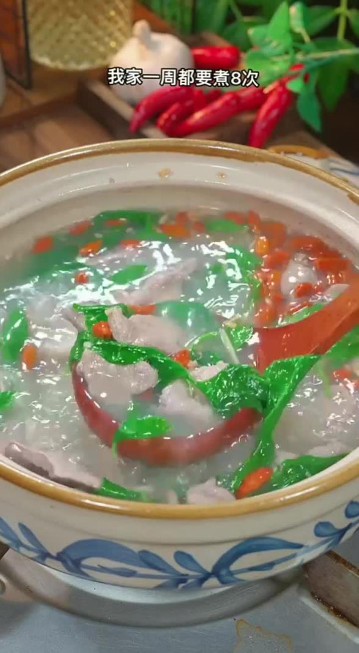 我家一周都要煮八次这个枸杞叶猪杂汤，营养丰富，大人小孩都爱吃