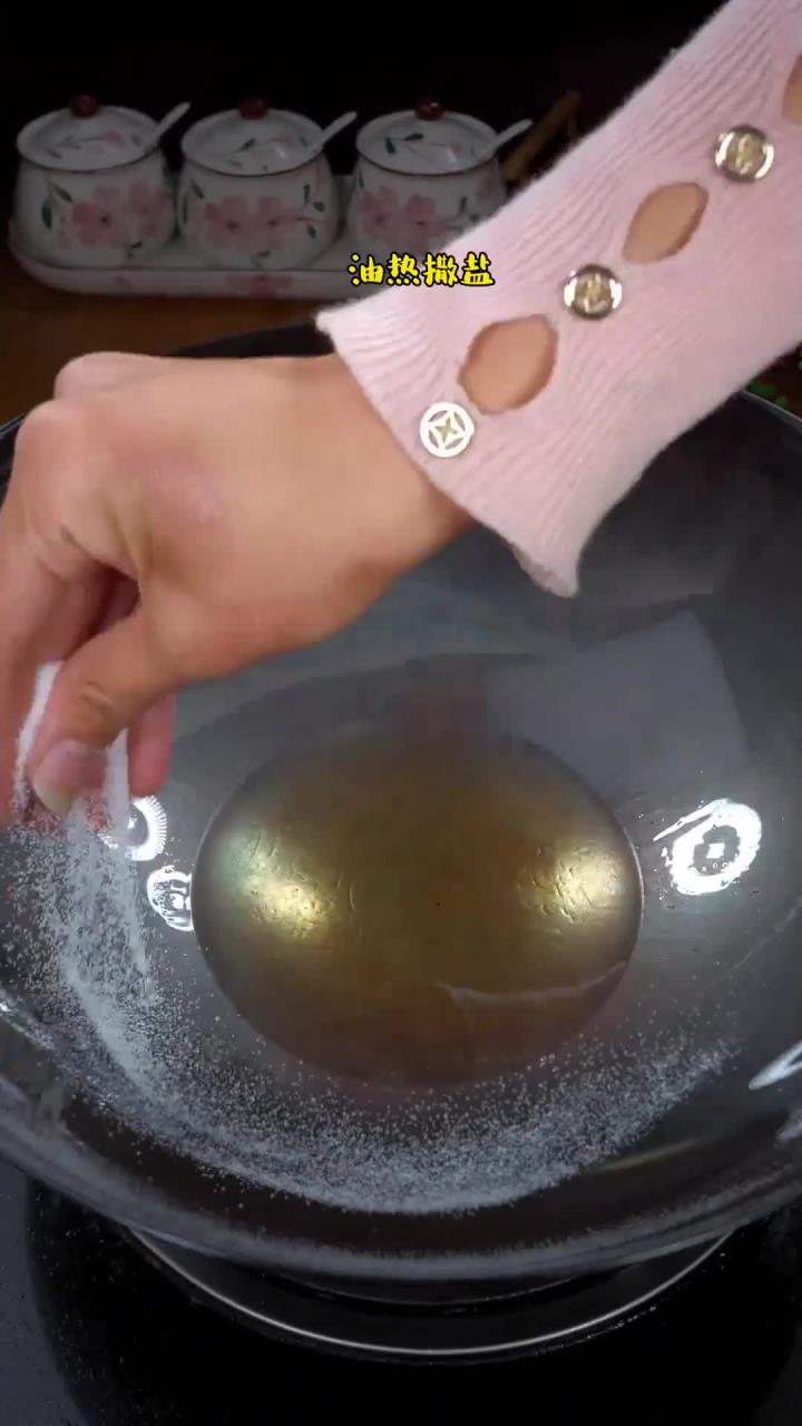 我家经常会安排的鱼头鱼丸汤，汤特别鲜！