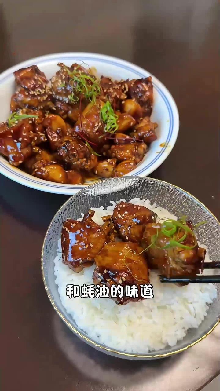 家人们一定要试试这个鸡翅的做法，鸡翅的鲜嫩多汁和蒜粒充分融合在一起，吃一口就爱上