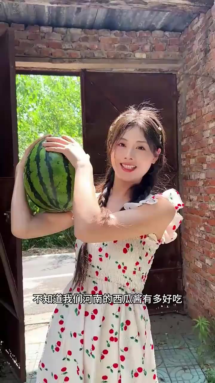 夏天可以不整小烧烤,馒头蘸酱少不了!
