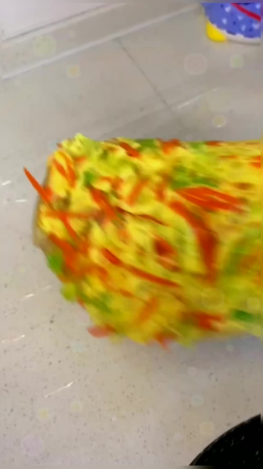 早餐不知道吃什么的,可以试试这个三分钟搞定的包菜胡萝卜鸡蛋饼