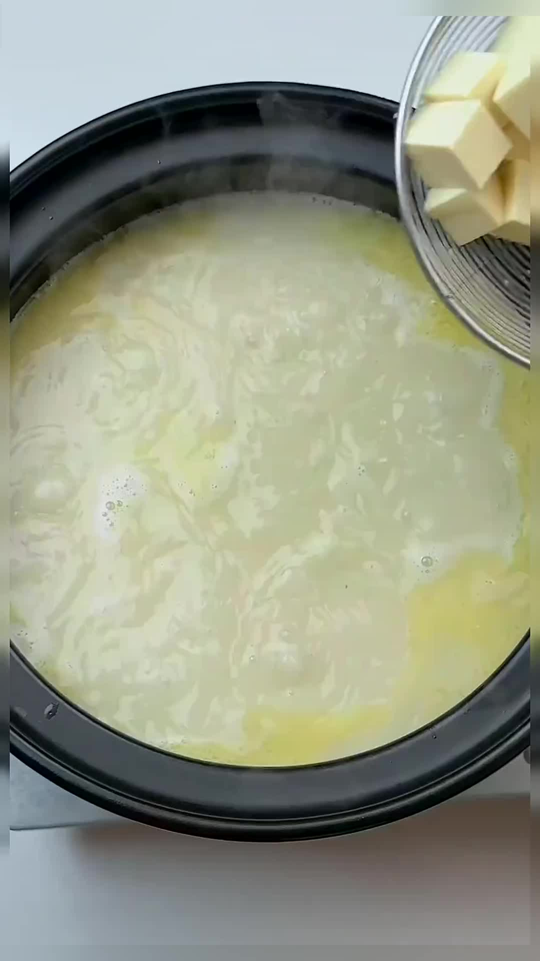 奶白鲫鱼丝瓜汤!清甜好喝太适合夏天了