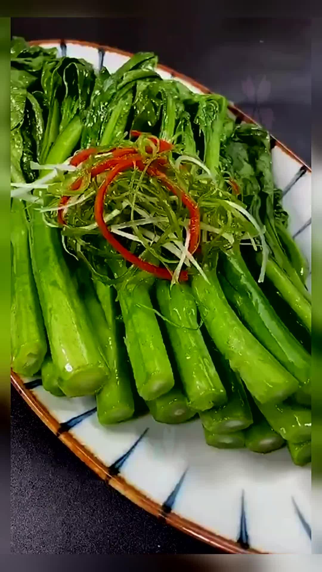 广东茶餐厅最受欢迎的一道青菜 简单清淡又好吃