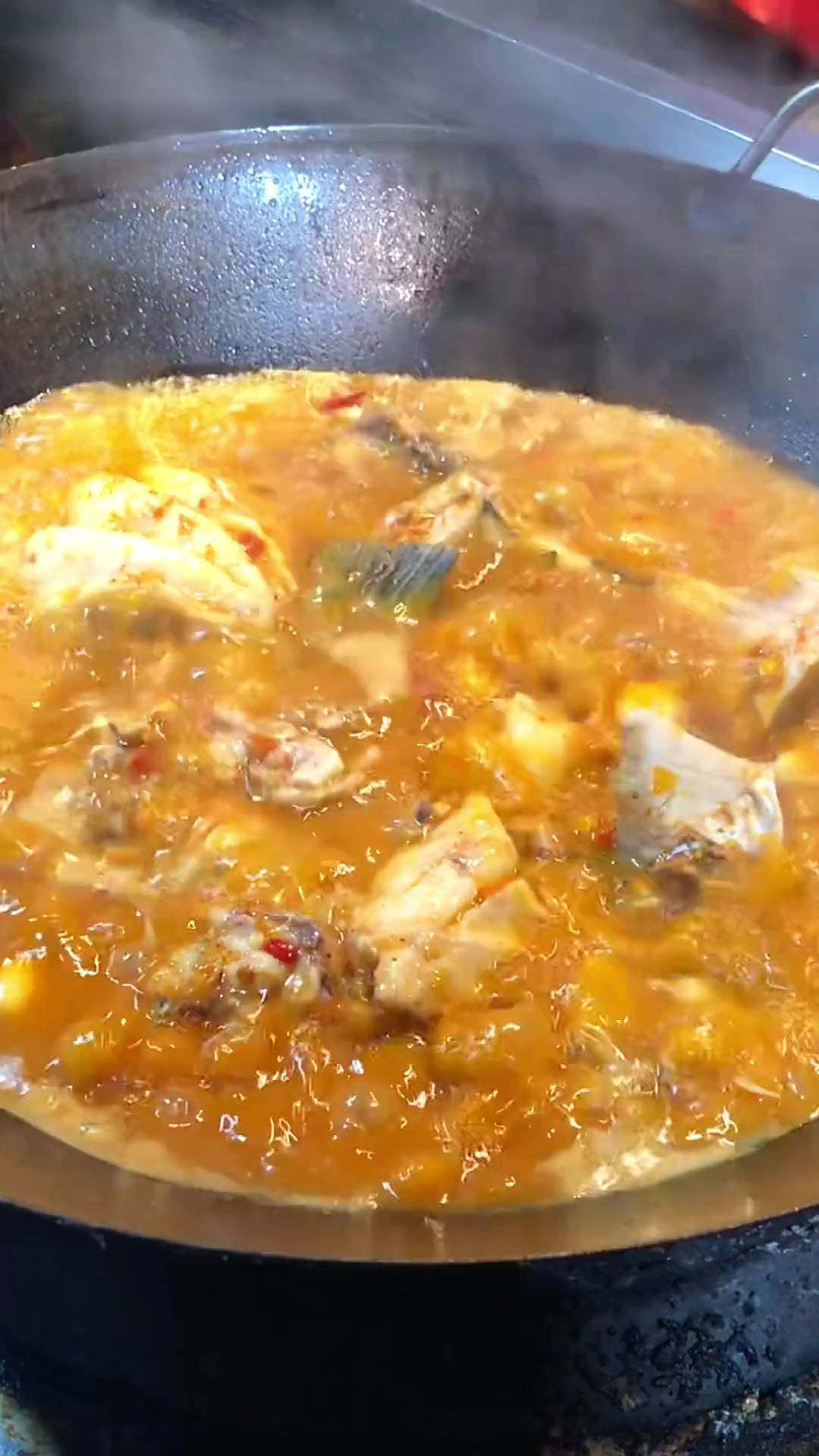 鱼头泡饭，汤汁浓郁，肉香鲜嫩，鱼酱家庭做法，视频中有文字！