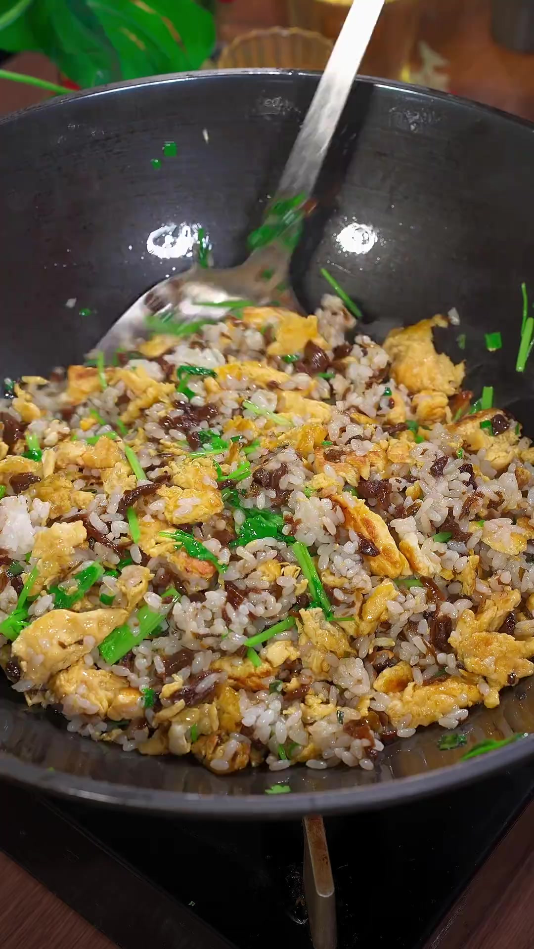 这样做的外婆菜蛋炒饭,越吃越香,做法很简单