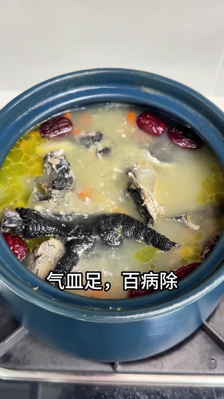 气皿足,百病除,这碗乌鸡汤,做法简单