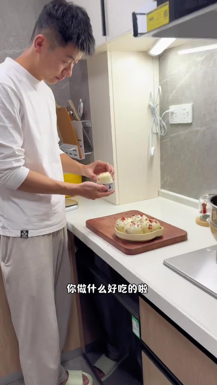 不加鸡蛋的山药发糕蓬松暄软 十个月宝宝可以吃的无蛋版山药发糕快点安排吧