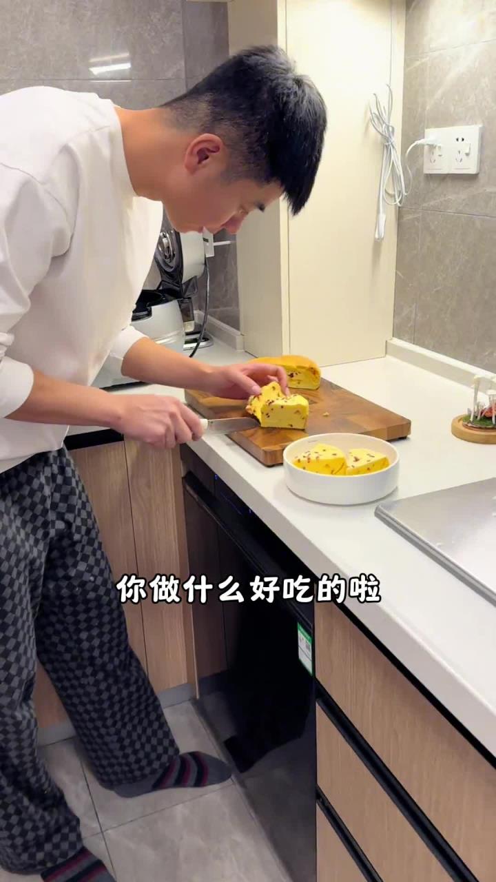 90后爸爸用电饭锅做的蔓越莓蛋糕 做法简单新手也能成功没有烤箱也能做蛋糕啦 电饭锅做