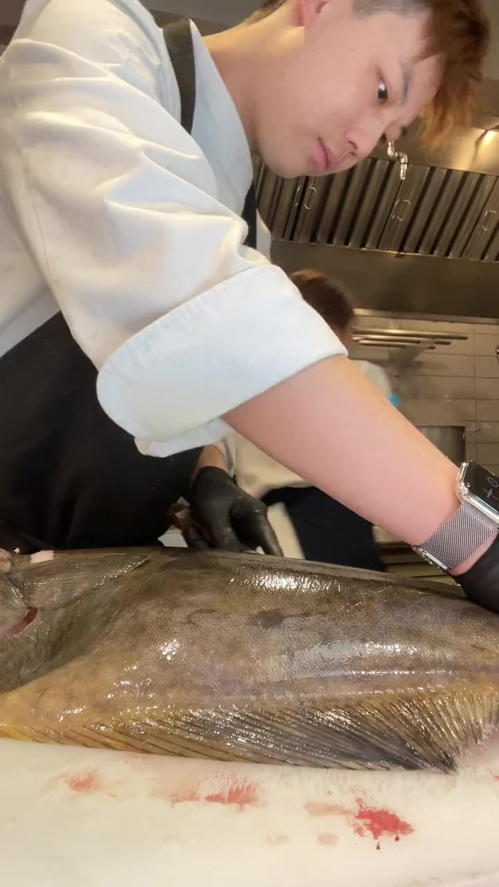 这次教给同学们如何清理大比目鱼！大比目鱼在西海岸地区是很常见