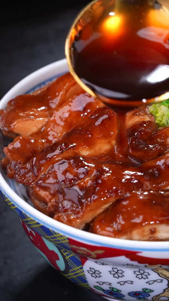解锁日式餐厅的照烧鸡排饭，在家做无限续鸡排那种，爆爽！