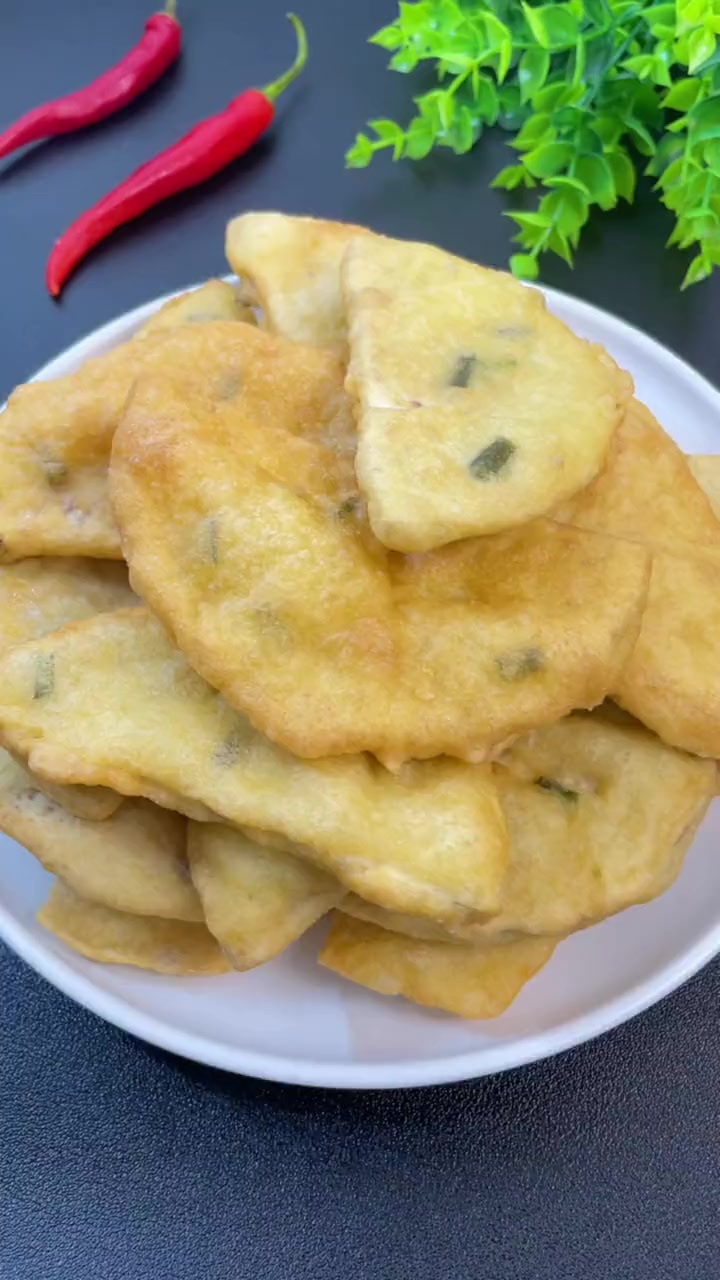 一个芋头就能做出一盘又香又脆的炸芋头片