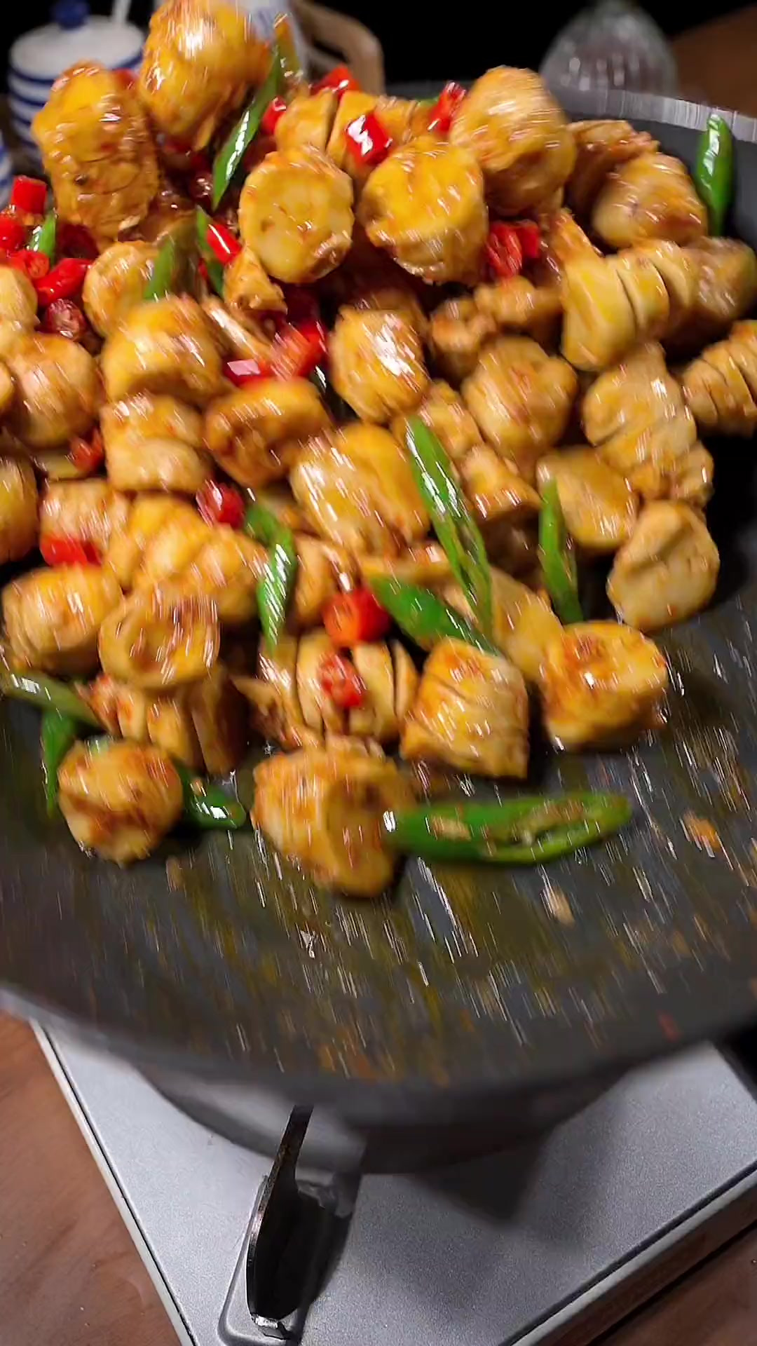 面筋不要总是烤的吃啦,试试这个青椒炒面筋吧,好吃到停不下来