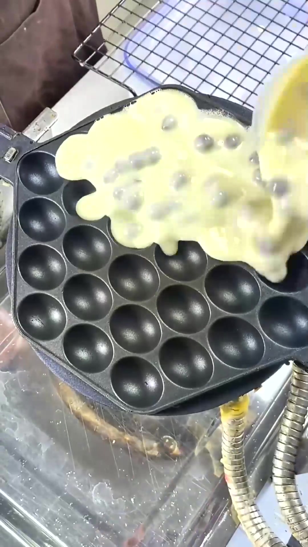  新做法哦黑珍珠鸡蛋仔