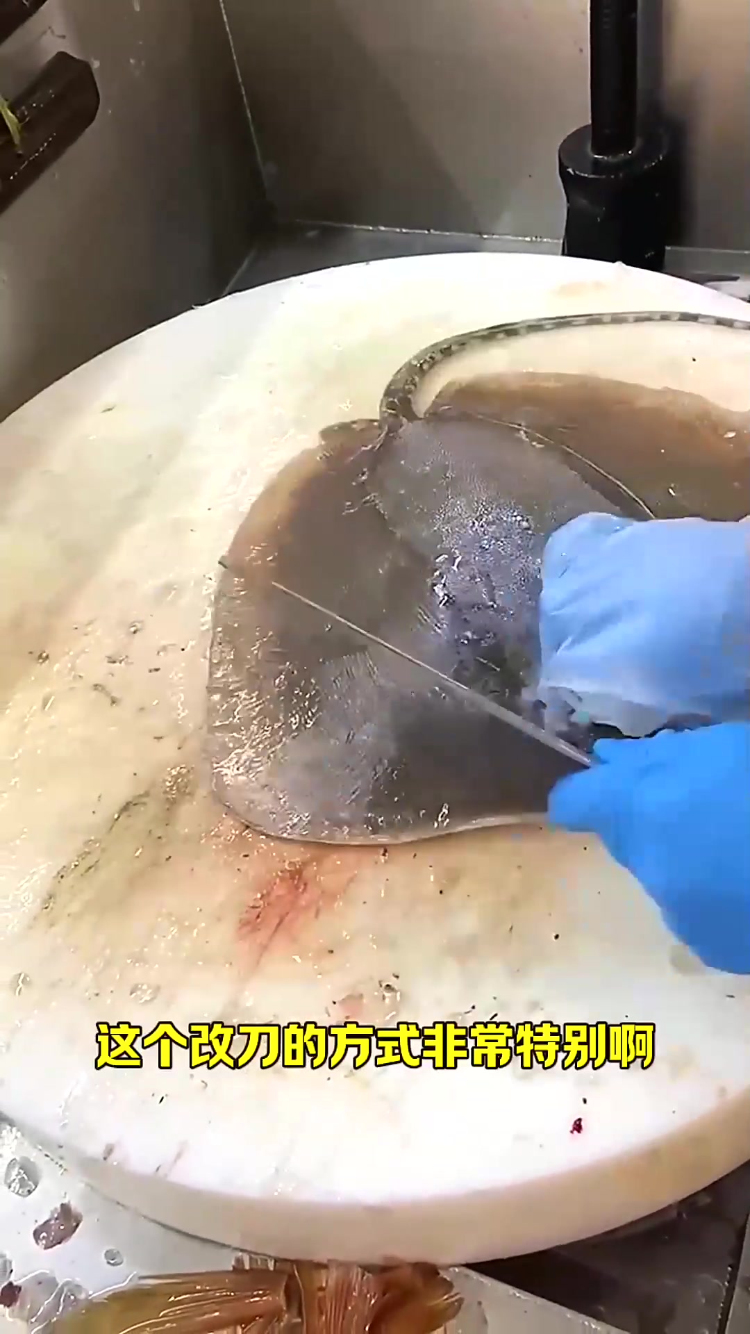  把鱼快速改刀太有意思了
