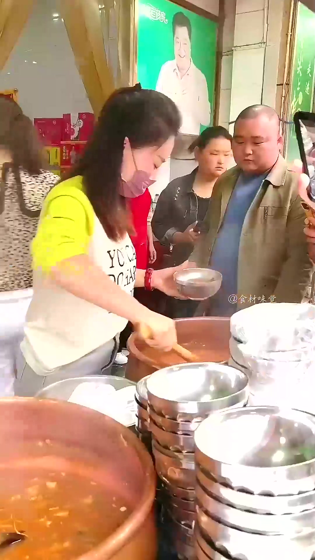  从郑州跑到逍遥镇喝胡辣汤,五块一碗的牛肉给的真实在,汤鲜味美,辛辣不刺激,真好喝