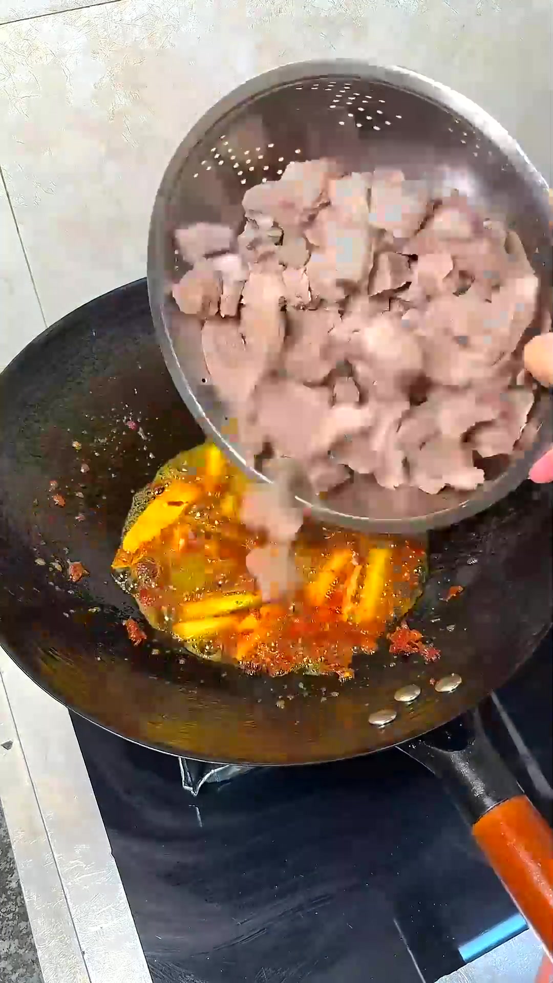  萝卜炖牛腩家常美食菜谱
