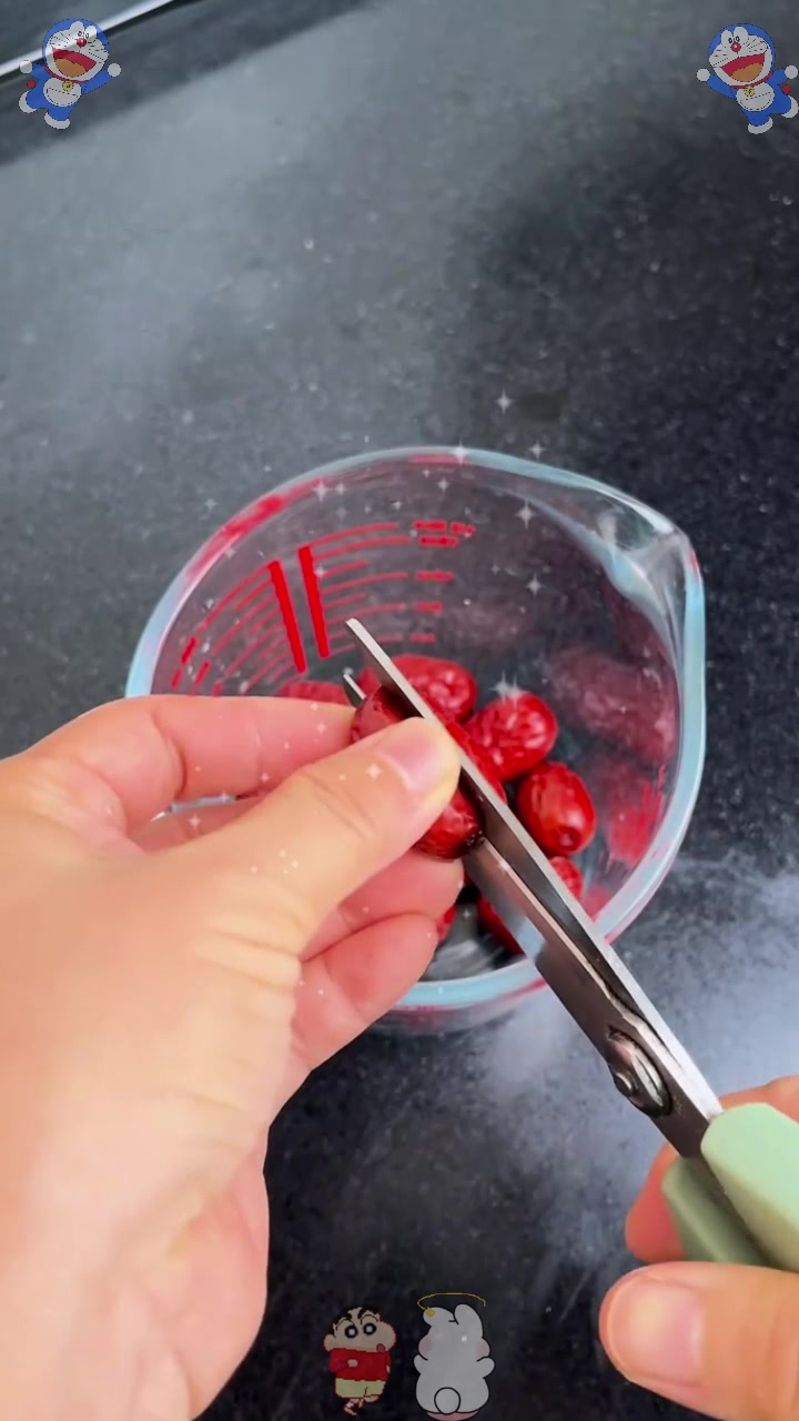  女人可以多吃点这个红枣枸杞馒头，又软又香，太好吃