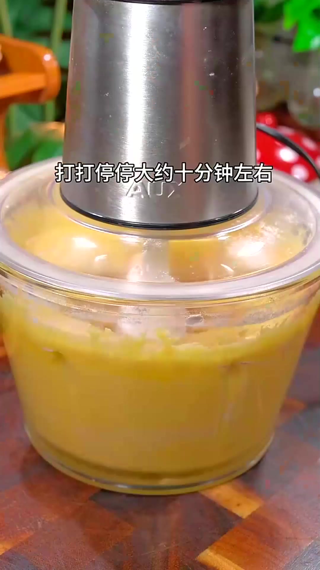  10秒钟教会你电饭煲蛋糕做法，松软香甜