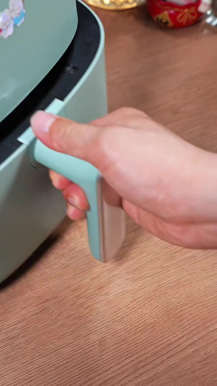 香辣入味的蒜香烤鸡爪一定不要错过，简单好做又美味