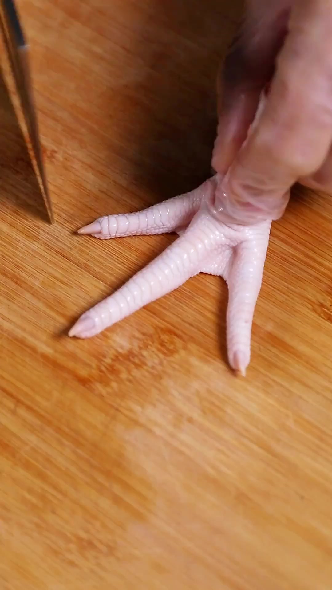 广东茶楼里面的鲍汁凤爪,原来做法这么简单,在家就能轻松搞定