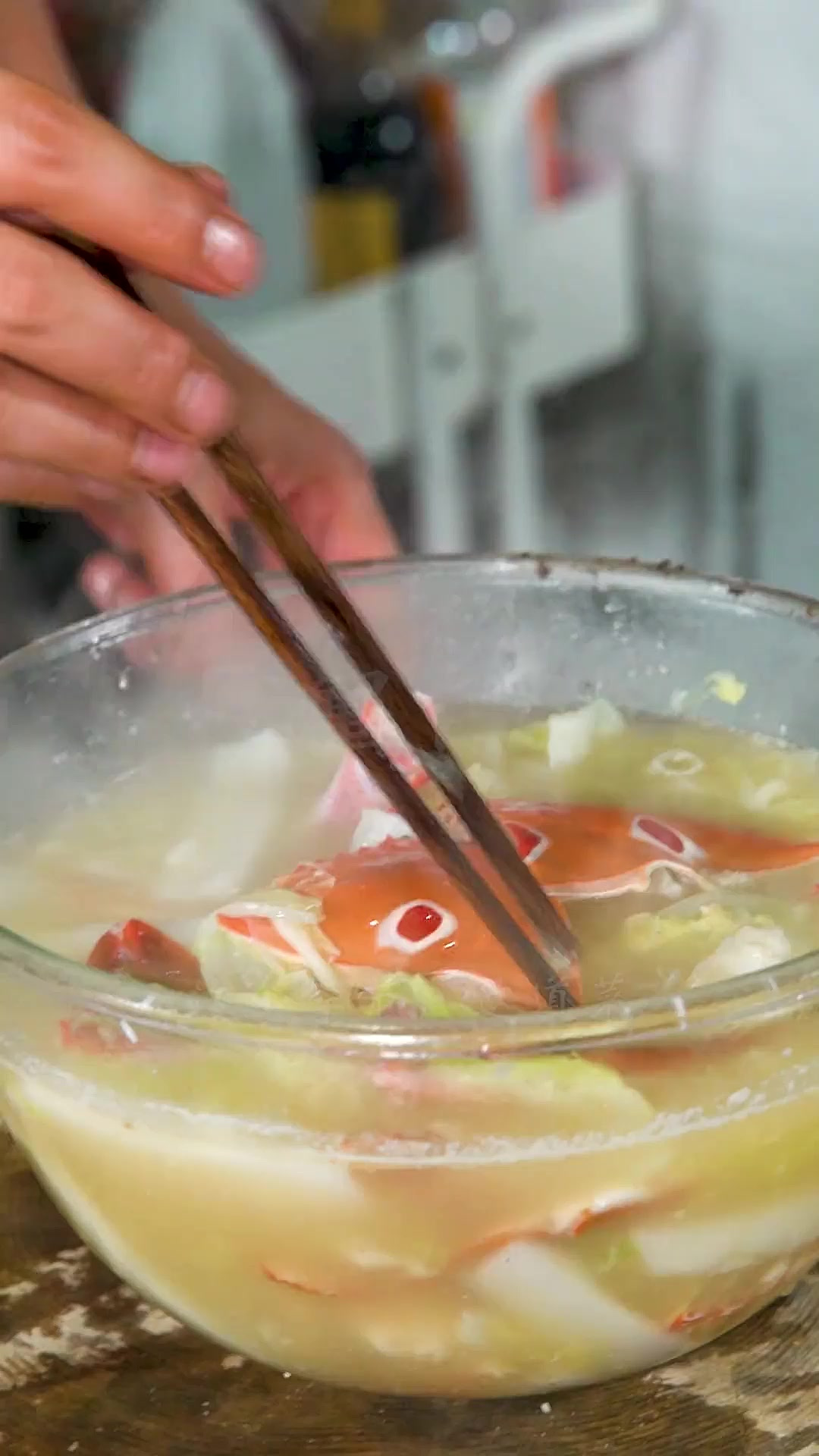 传统闽菜——蟹白！汤清甜！蟹肉紧实！滋阴润肺的海鲜汤！