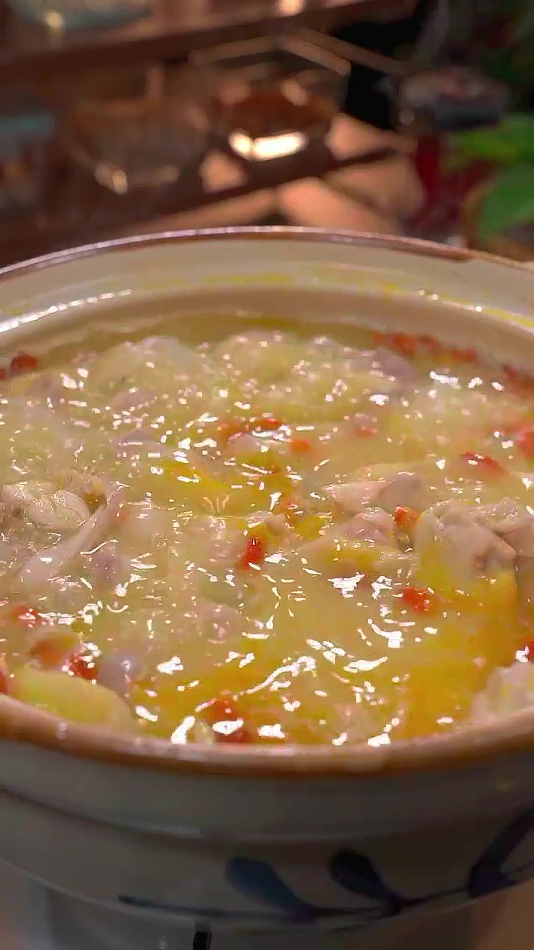 想吃金汤花胶鸡汤现在家就能做了，还不用自己熬金汤，非常方便！