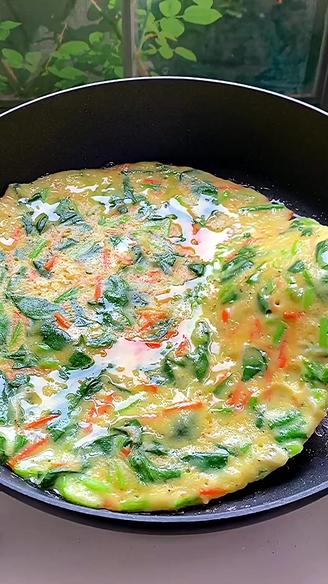 孩子的早餐要营养又要快速,试试菠菜鸡蛋饼吧