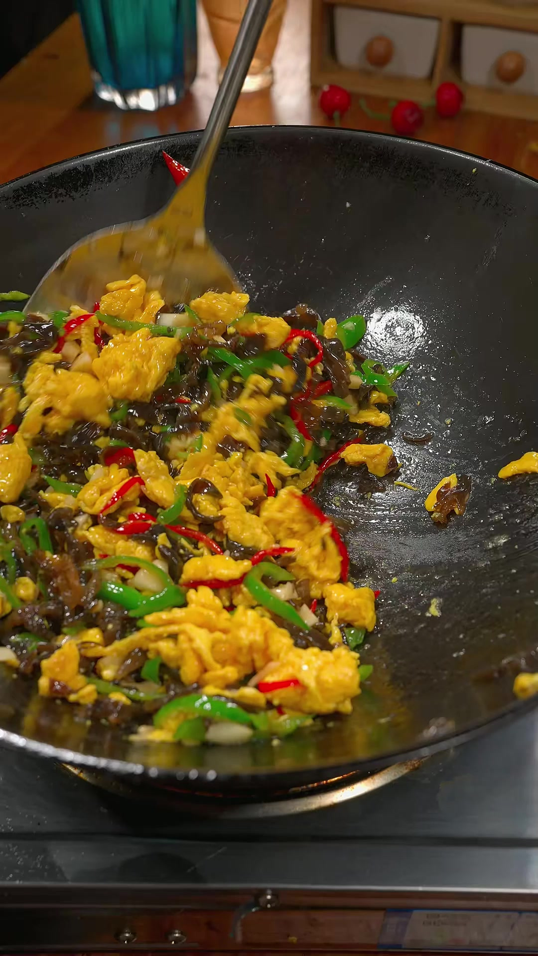 夏天减脂又适合孩子吃的青椒木耳炒鸡蛋，我家一周吃八次