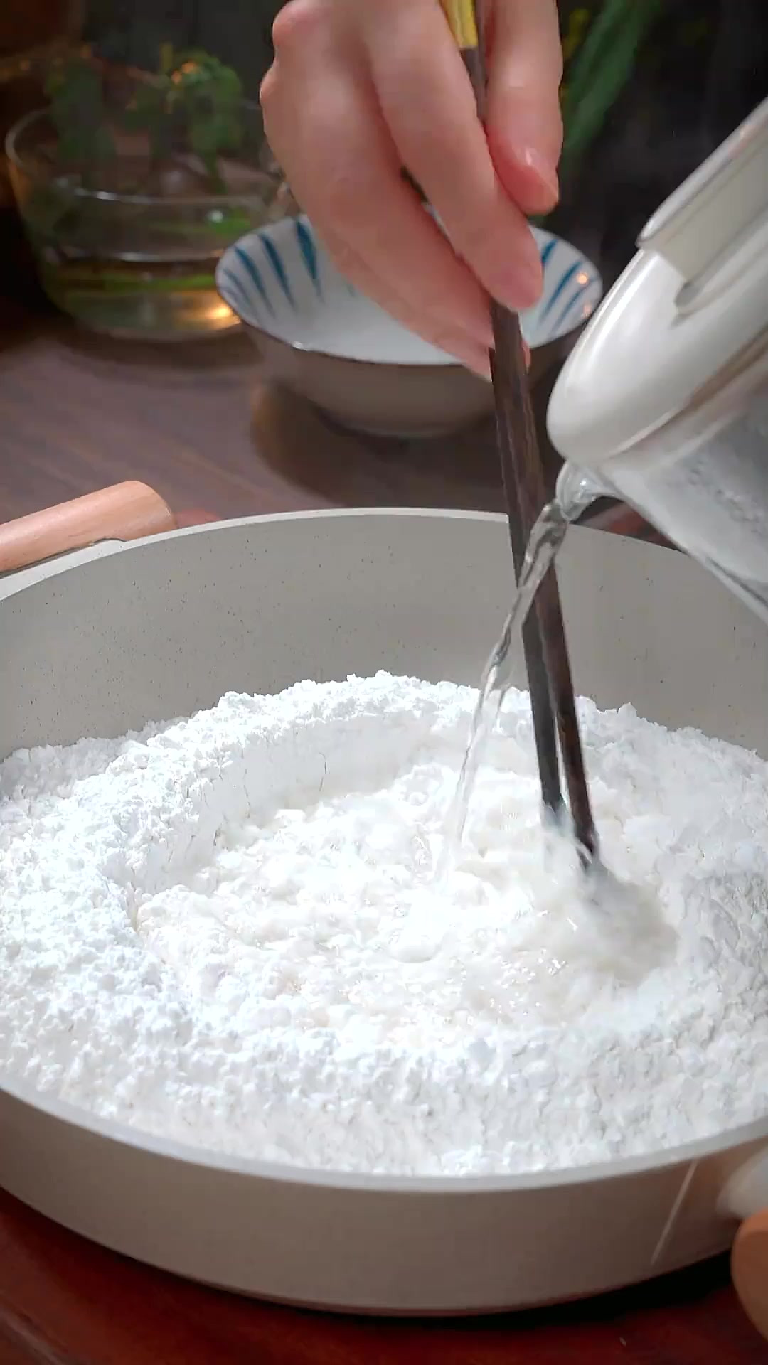 传统芝麻流沙汤圆 简单几步，在家就能做出长辈们喜欢的传统汤圆