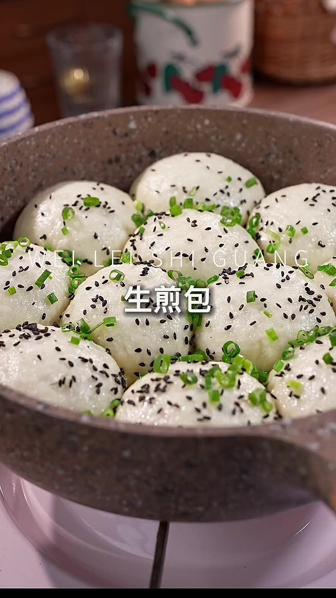 面皮焦脆,肉馅多汁的家里有平底锅就能做,不会发面也能一次成功