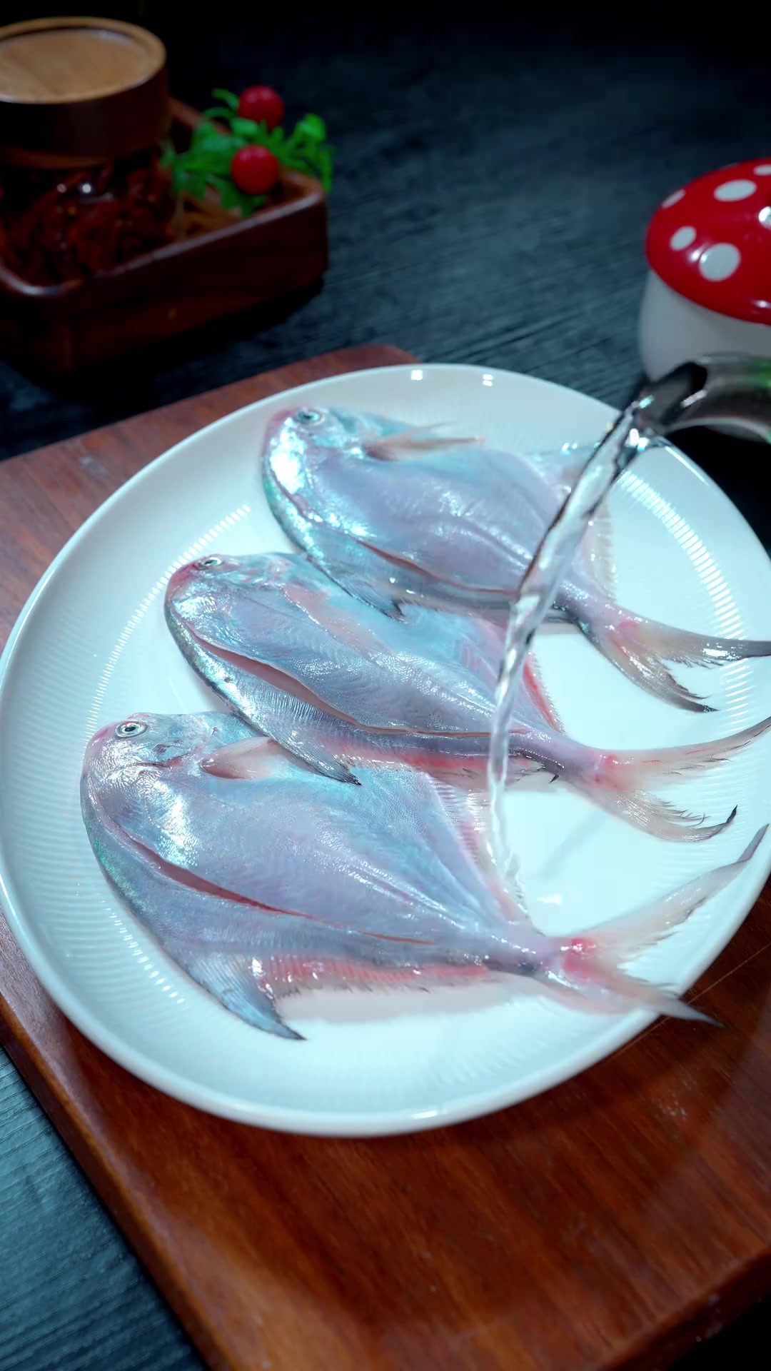 鲳鱼蒸蛋做法 这样做的鲳鱼蒸蛋，鲜香嫩滑，好吃又营养，您也做