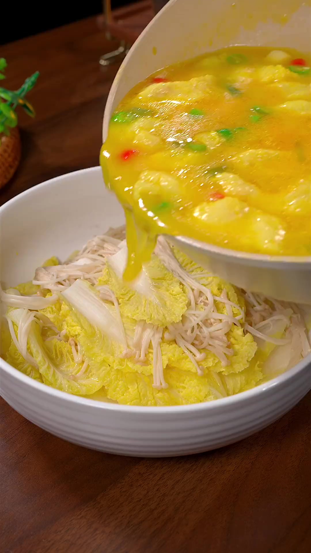 每次不知道什么的时候，妈妈就会给我做这道酸汤巴沙鱼，一口一口