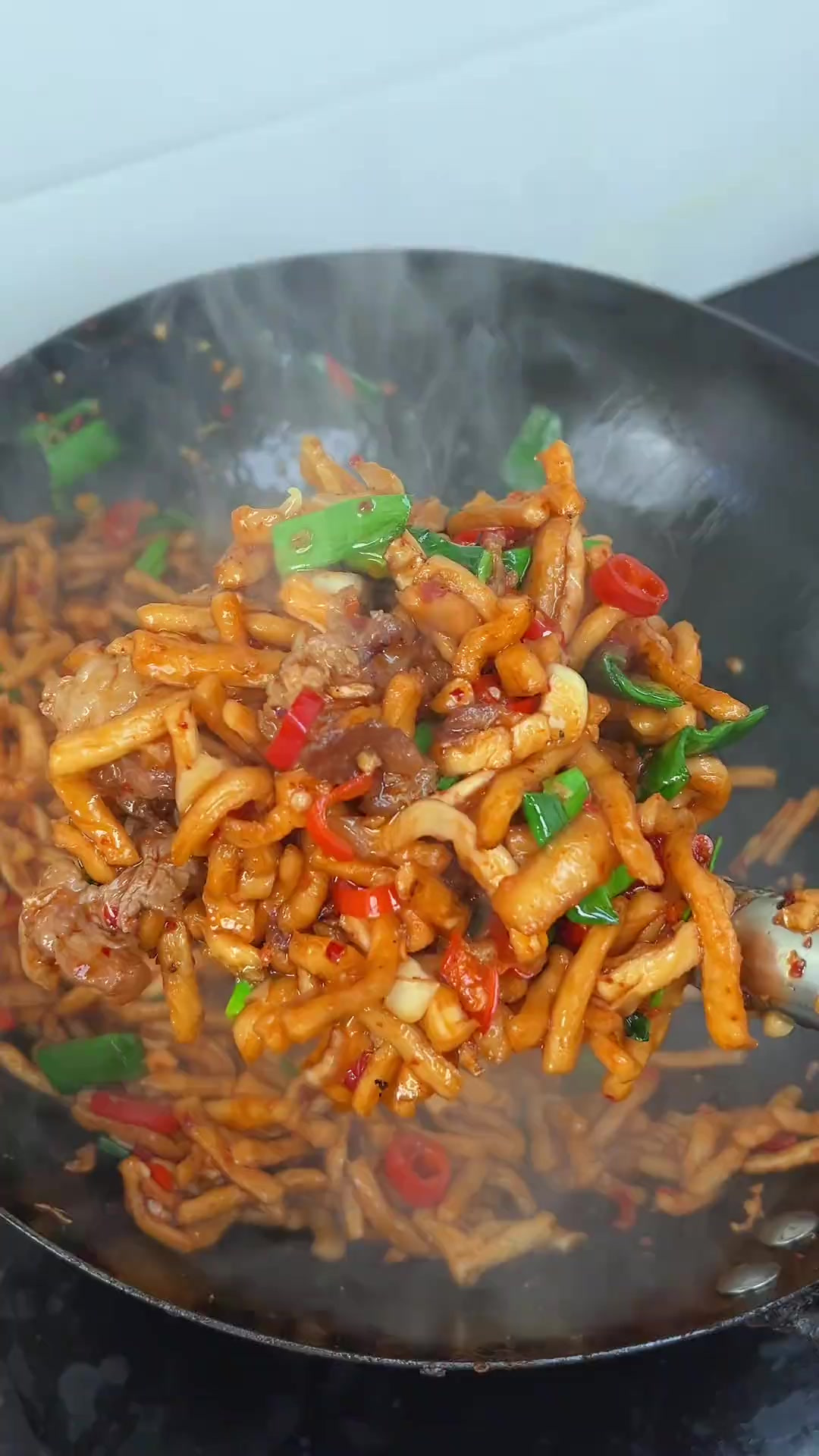 不知道吃什么就做萝卜干炒肉,香香脆脆,咯吱咯吱特别下饭