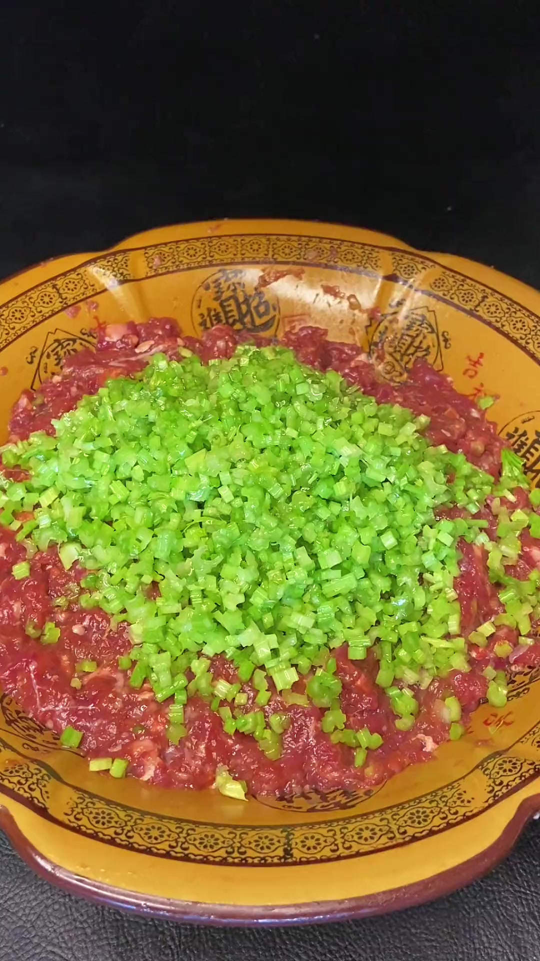 饺子馅儿好吃，有技巧今天有你二十年饺子馆的经验，鲜嫩多汁