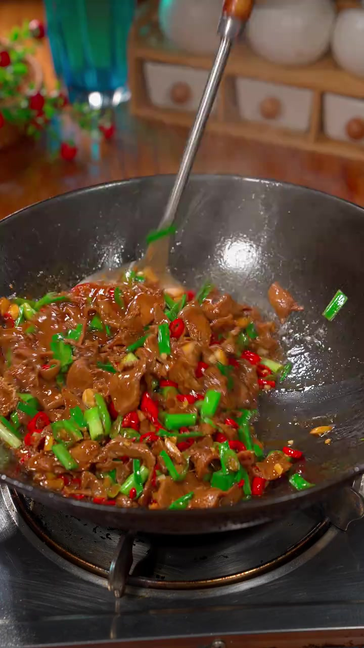 香辣脆爽的小炒猪舌,下酒下饭都超绝