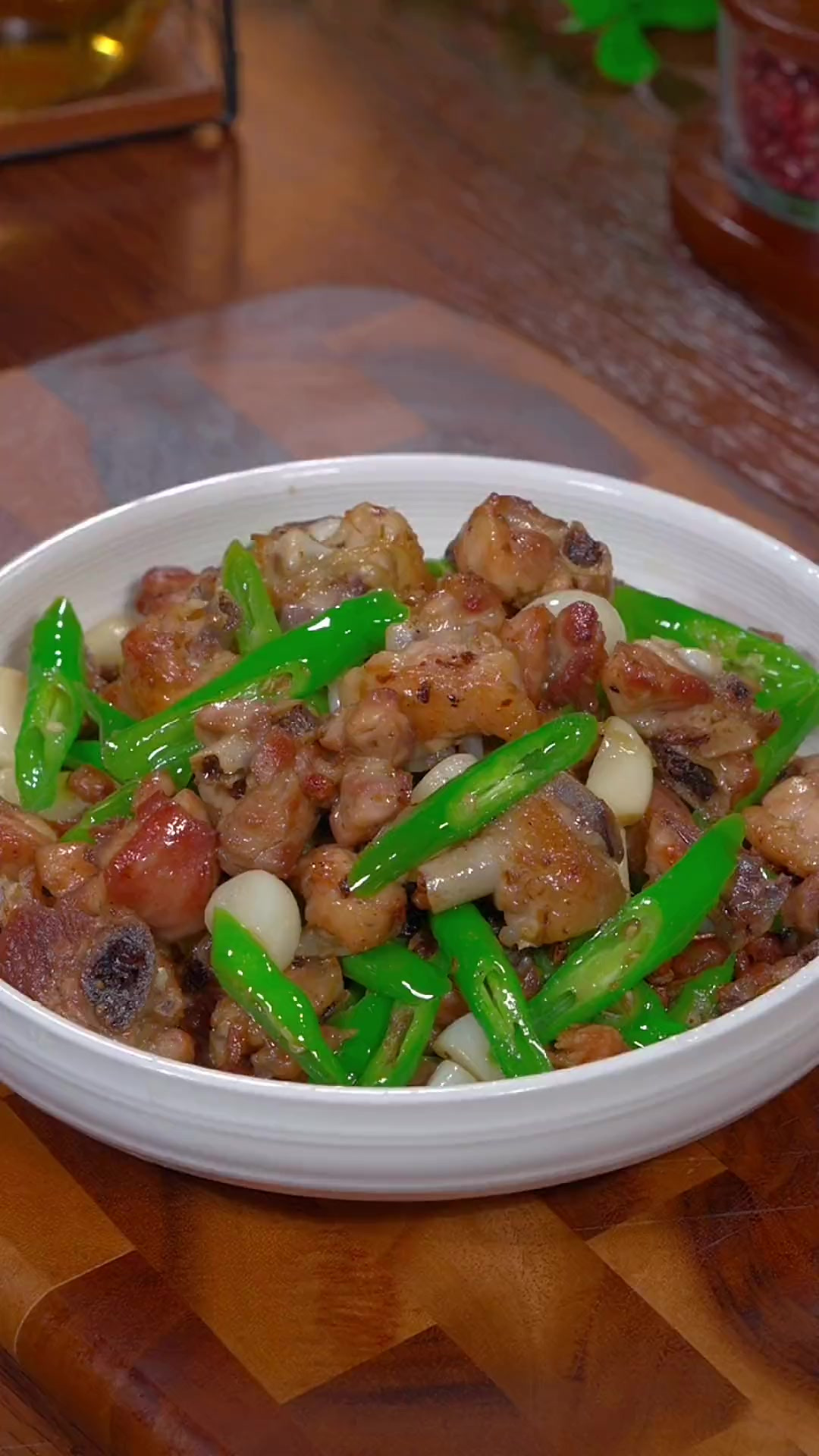 这样做的青花椒炒鸡，麻辣鲜香，好吃到停不下来