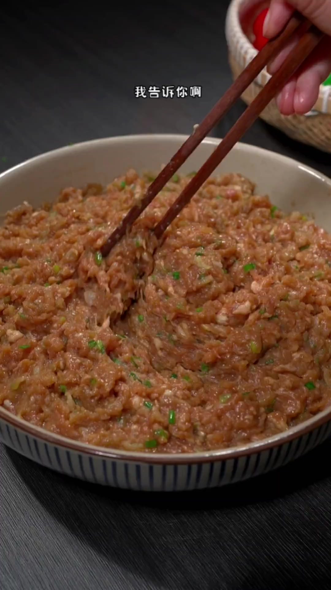 萝卜猪肉馅的饺子在家这样做,又鲜又香特别好吃,马上就要冬至了