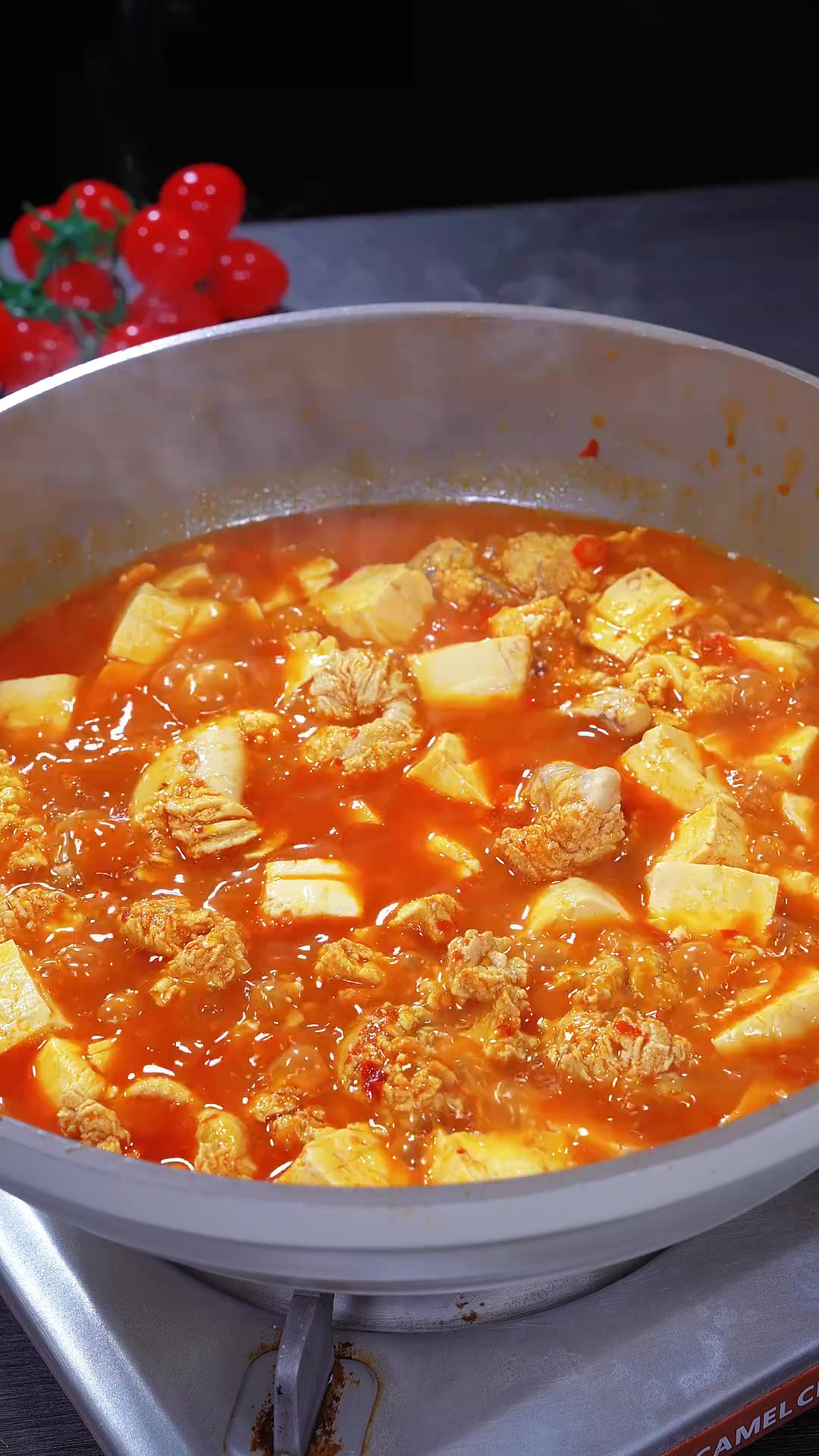 这个季节的黄花鱼籽特别饱满鲜美，做一道鱼籽烧豆腐，特别好吃