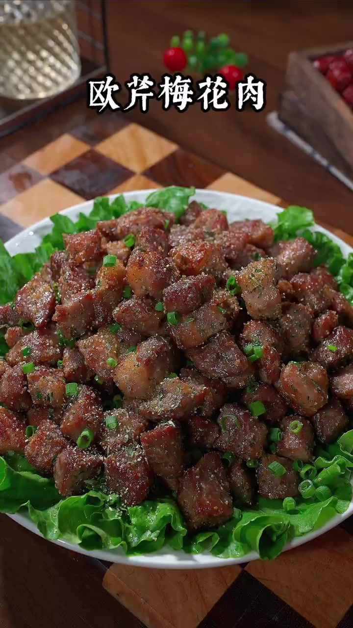 姐妹们，您可要认真看好了，很多人都不知道，把梅花肉上锅蒸一蒸