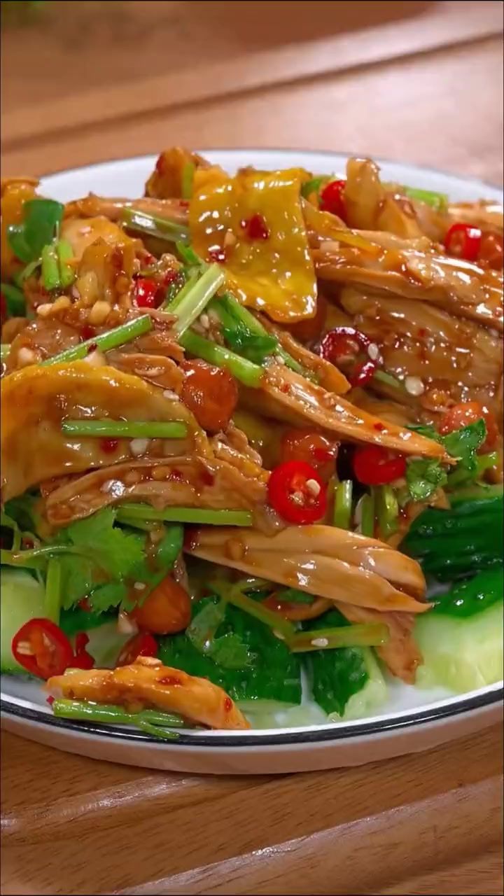 天热不知道吃什么，那就试试这八道凉拌菜，清爽解腻下饭又好吃