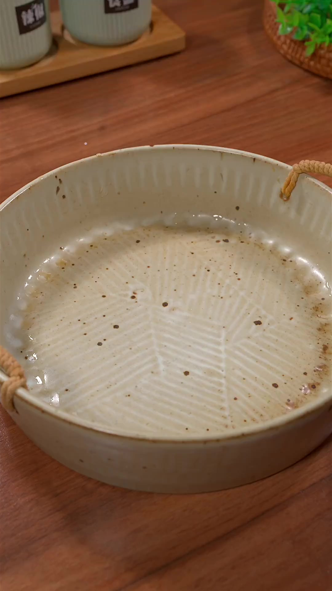 夏天的餐桌上，怎么能少了这个凉拌粉丝，爽口又开胃