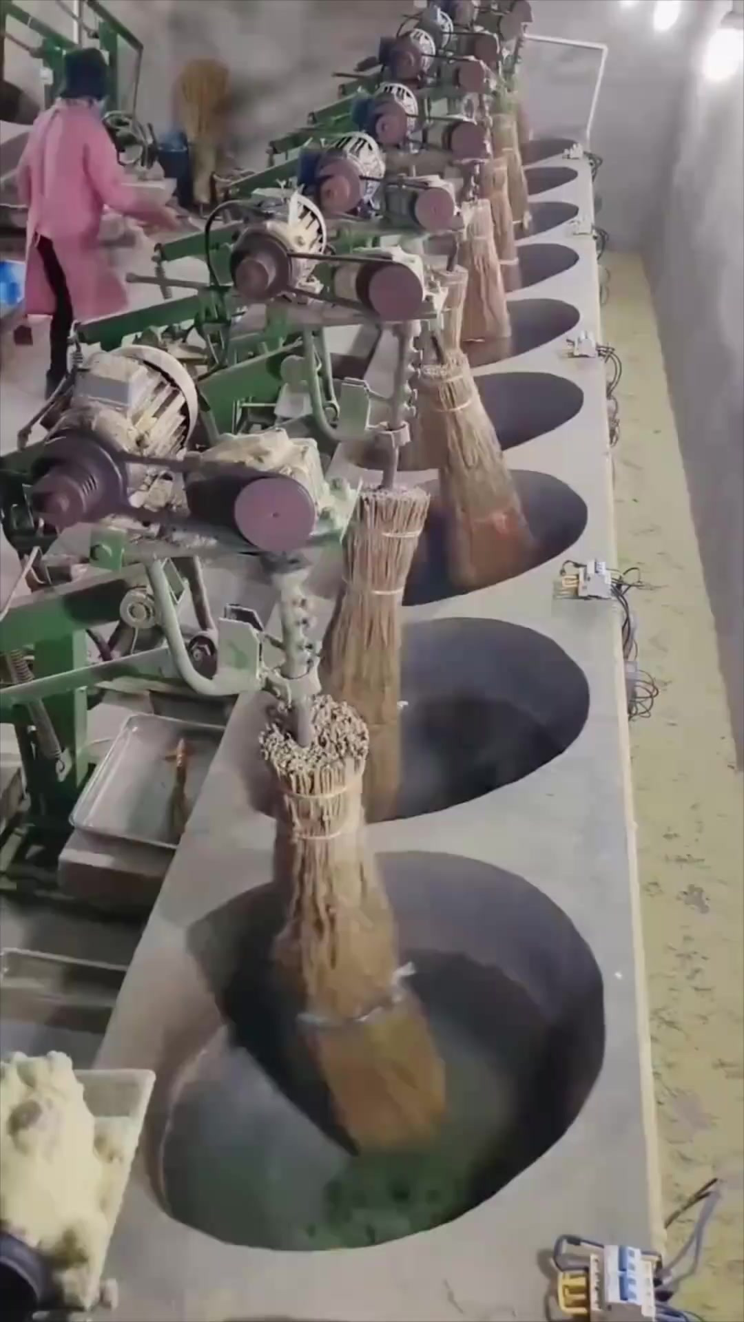 全自动炒茶叶的场景