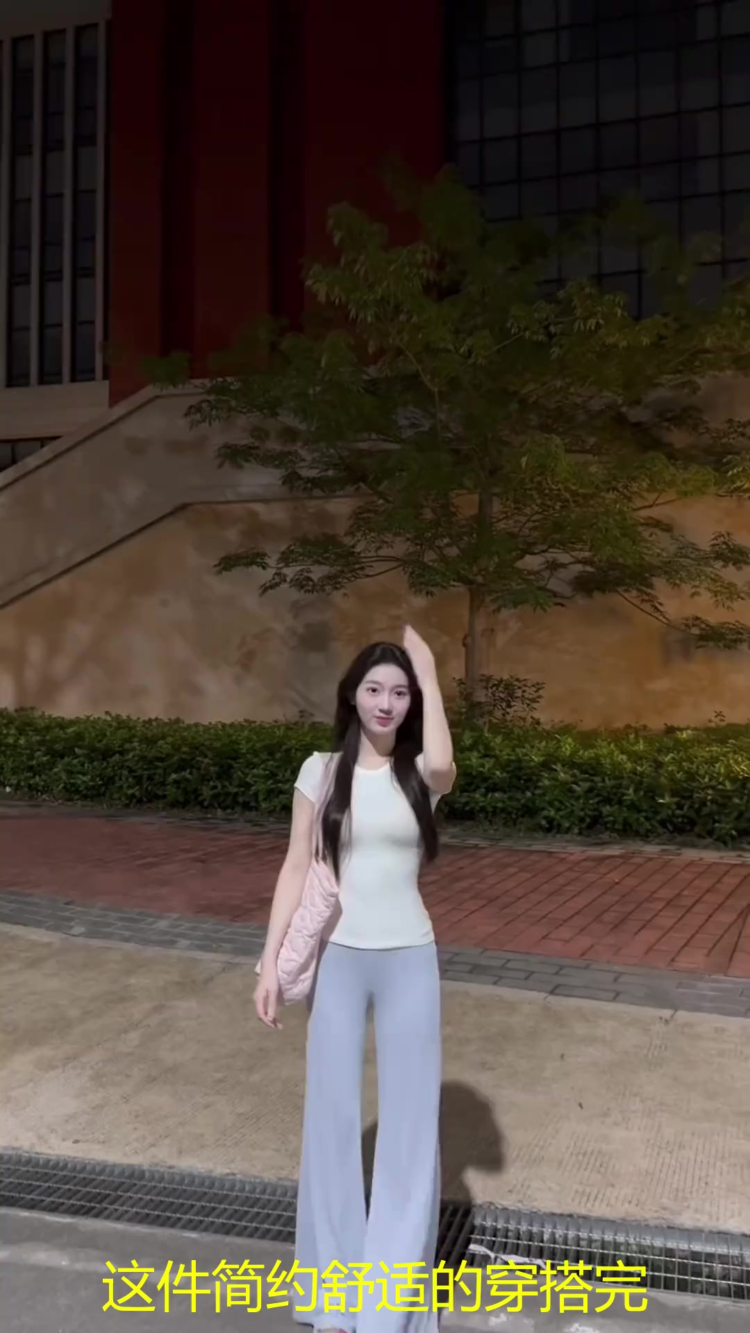 你到底在为谁等待？奶茶店留着半杯烧仙草