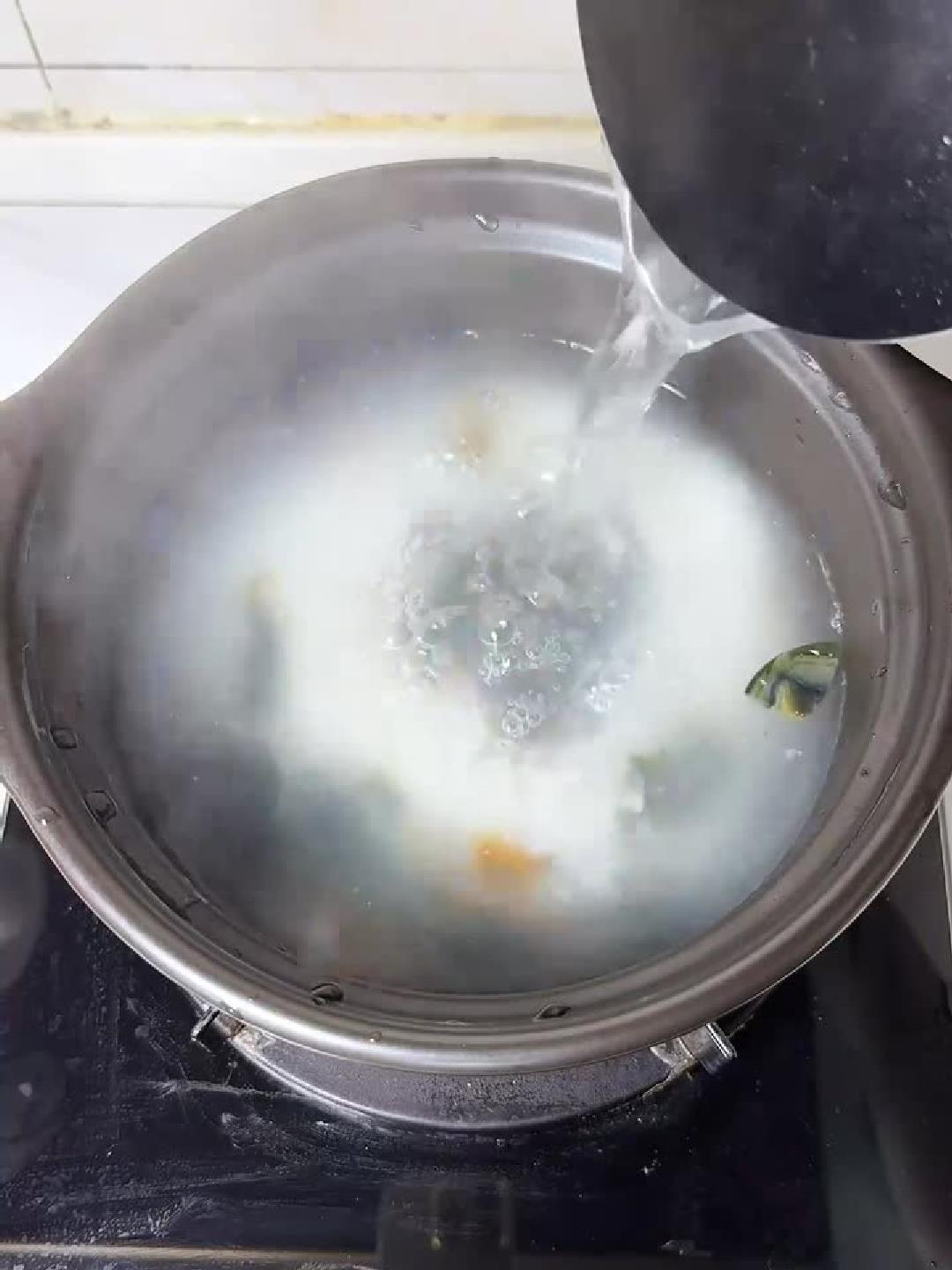 暖胃滋补的皮蛋牛肉粥，30分钟轻松搞定！